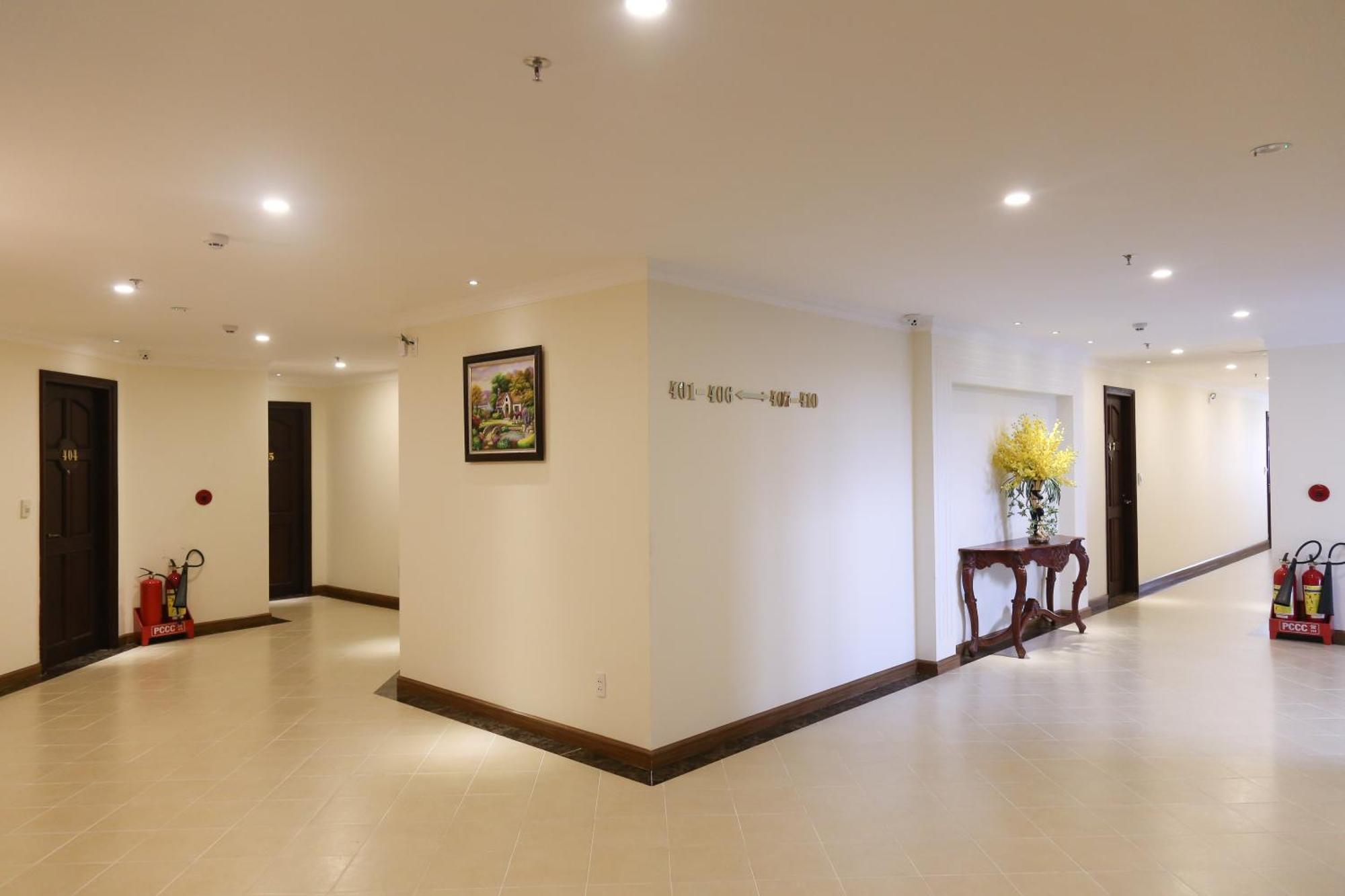 Iris Dalat Hotel Екстериор снимка