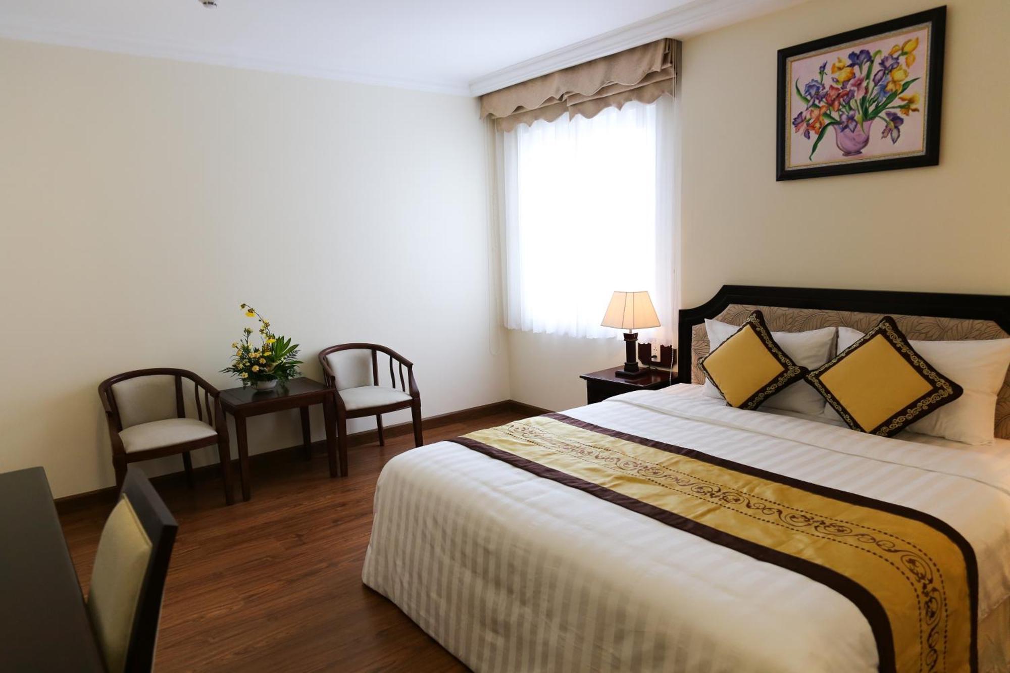 Iris Dalat Hotel Екстериор снимка