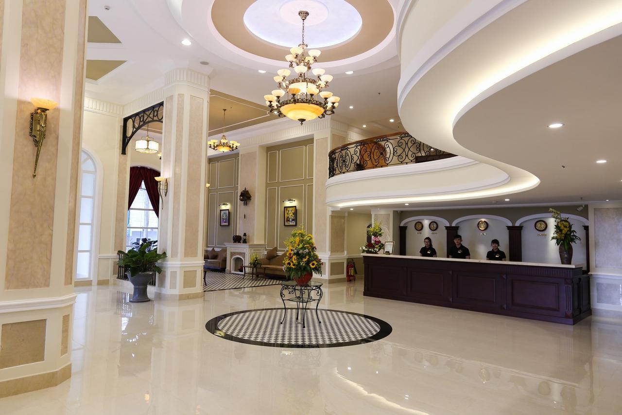 Iris Dalat Hotel Екстериор снимка